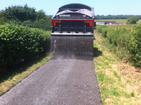 surface dressing hot tar and chippings for driveways Hampshire